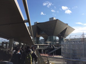 『ゆりかもめ』の国際展示場正門駅からビックサイト方面へ。